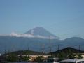 残雪が残る夏富士