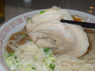 ふくや豚骨ラーメン (3)