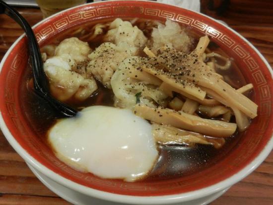 新宿　広州市場+黒醤油ﾜﾝﾀﾝ麺