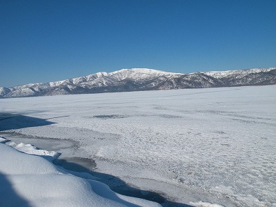 屈斜路湖が全面凍結
